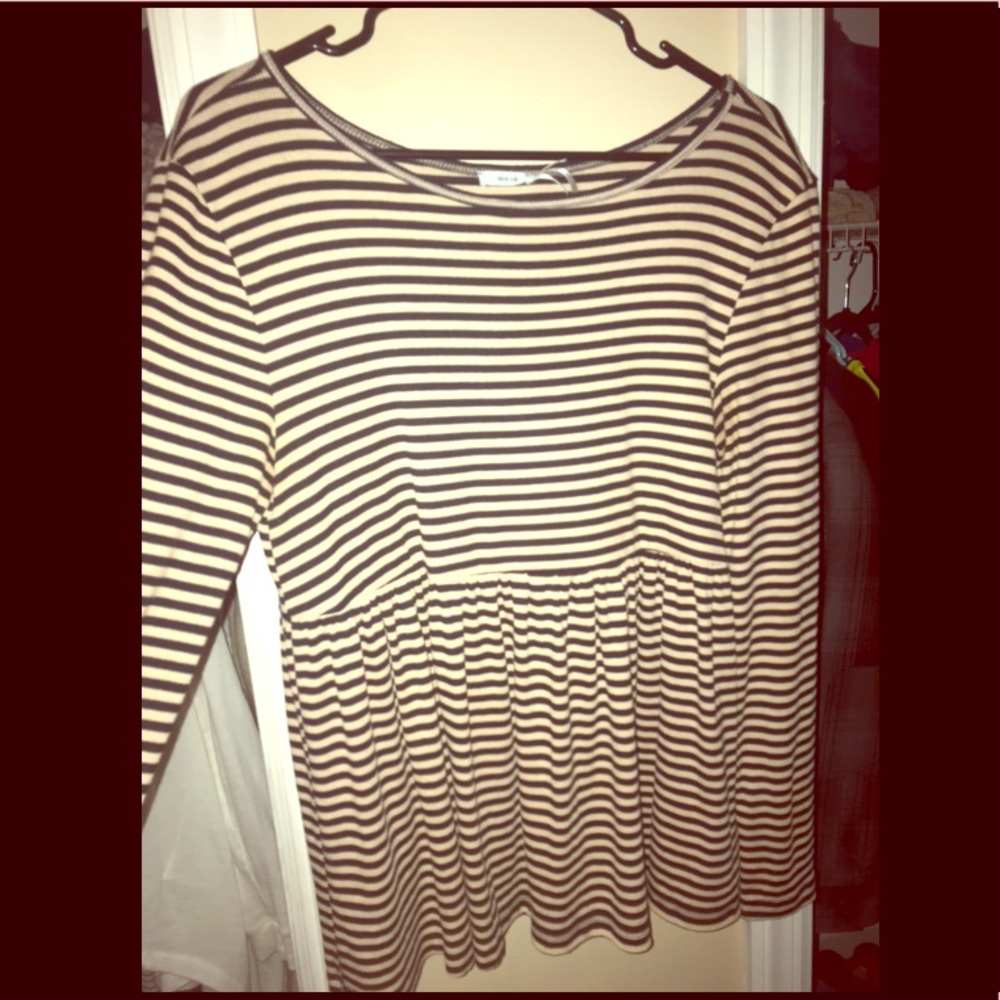 ✨LOVELY and SOFT striped peplum top✨
